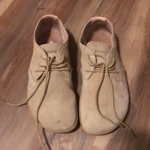 Vivobarefoot RA III women’s honey suede shoes. Size 9/eu 40.